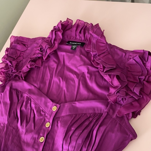 BEBE ruffled shoulder top - Picture 5 of 8